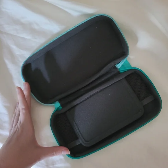 nintendo • animal crossing themed switch lite case - Picture 4 of 5